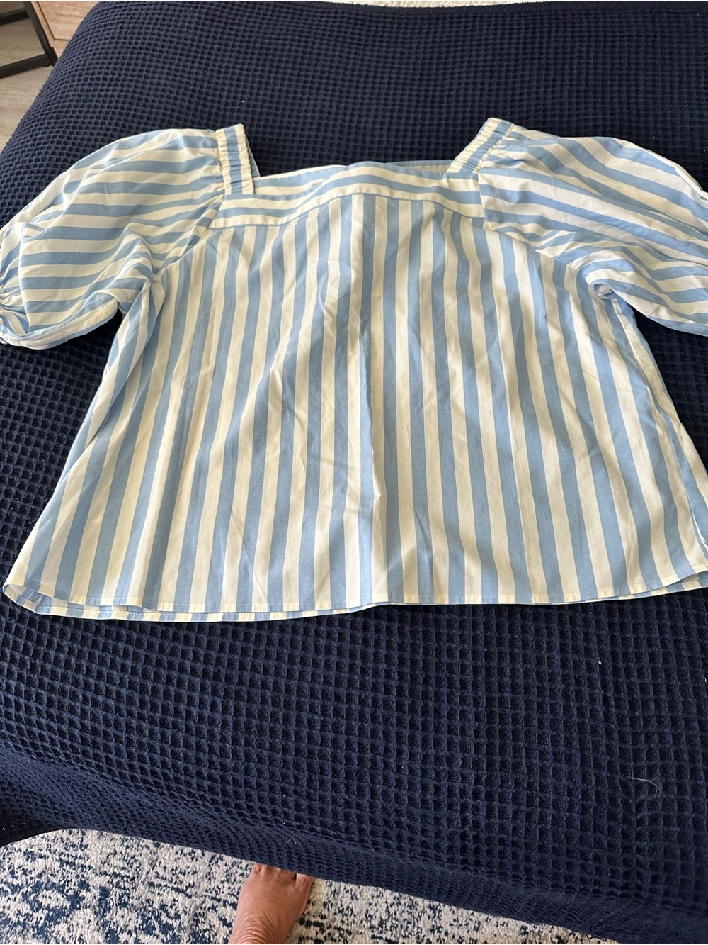 Womens Blue & White Striped Puff-Sleeve Top